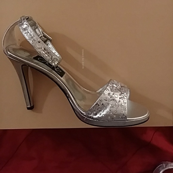 Cache heels - Picture 3 of 4